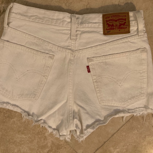 501 Levis white denim shorts - Picture 2 of 7